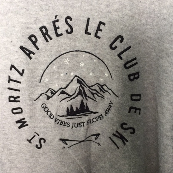 Size medium super soft sweater! - Picture 4 of 4